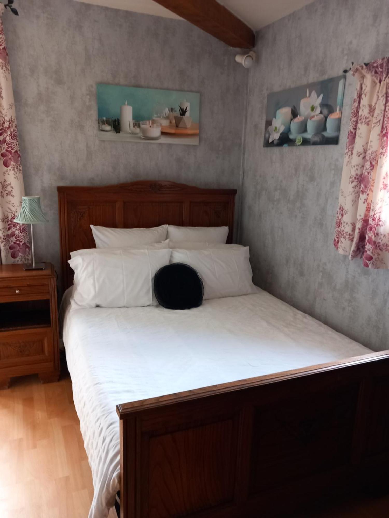 Country B&B Saint-Pierre-d'Eyraud Eksteriør billede