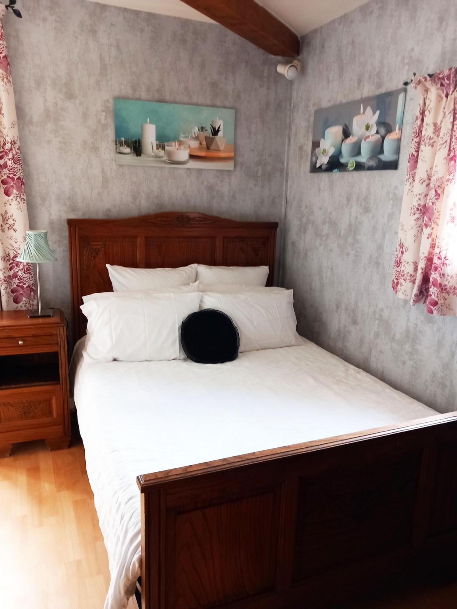 Country B&B Saint-Pierre-d'Eyraud Eksteriør billede